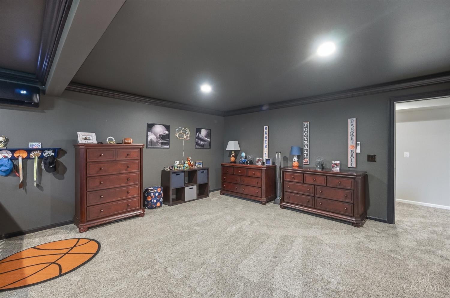 6811 Chapel Lane