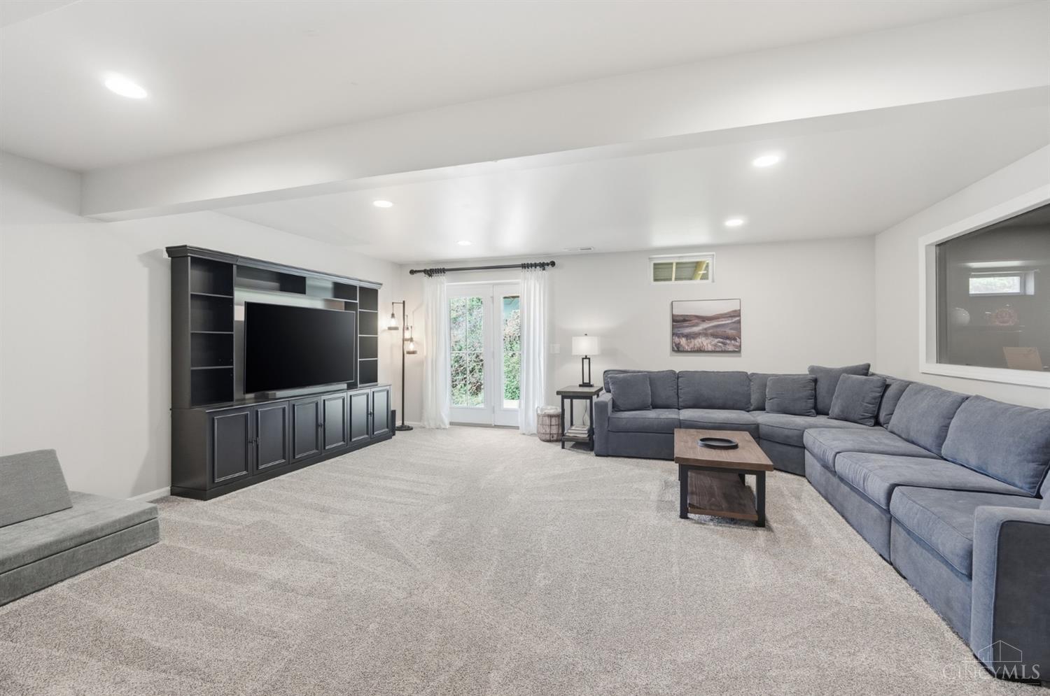 6811 Chapel Lane
