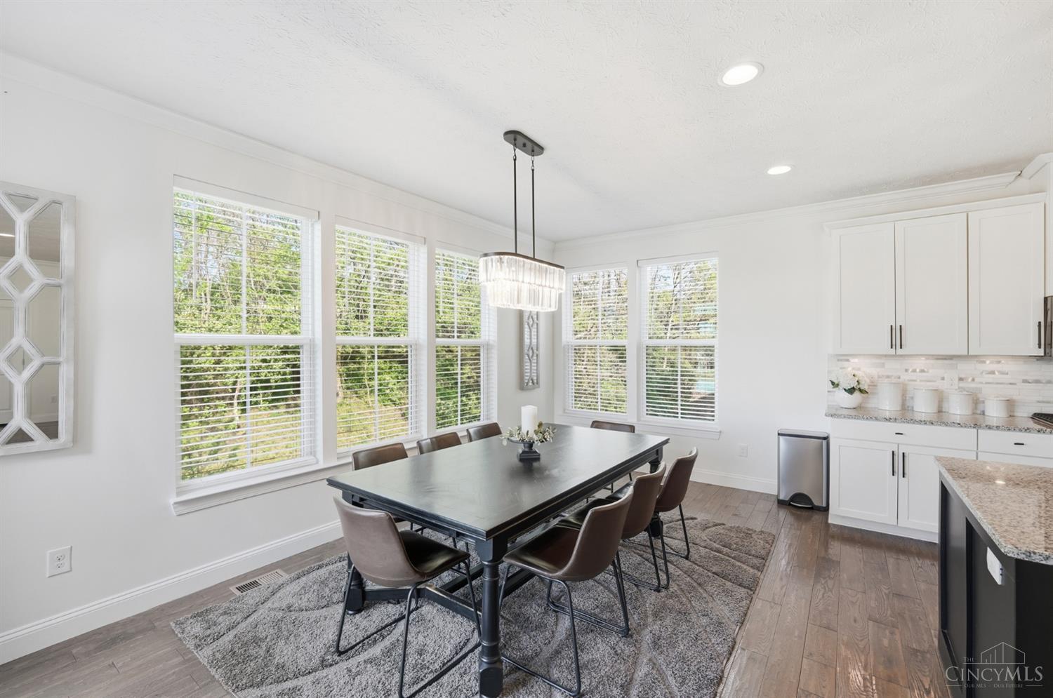 6811 Chapel Lane
