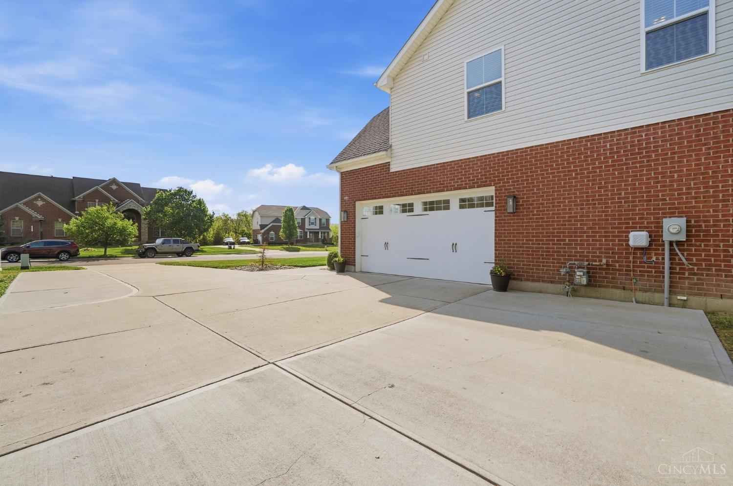 6811 Chapel Lane