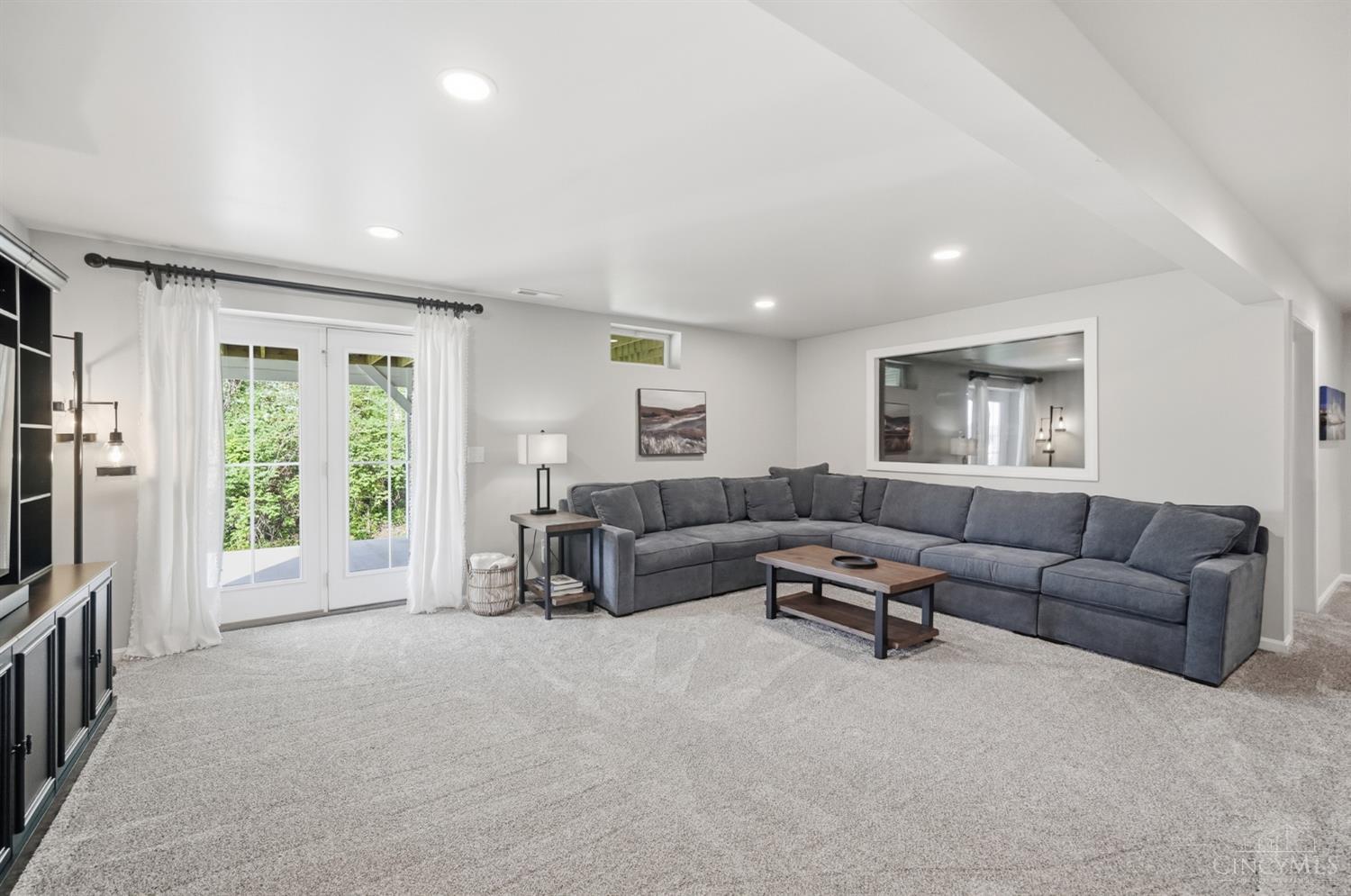 6811 Chapel Lane