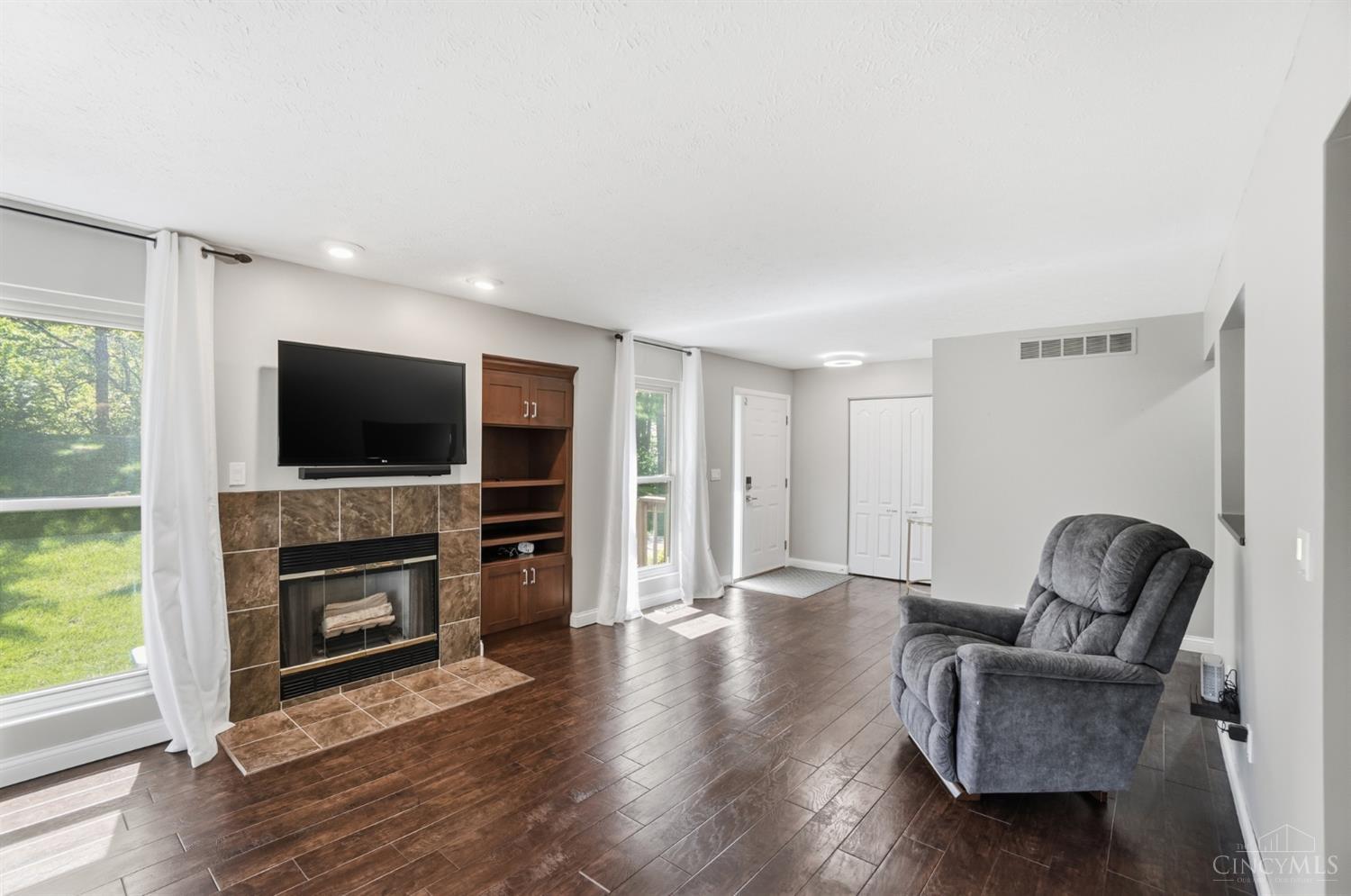 9338 Hunters Creek Drive