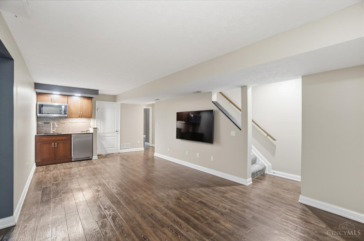 9338 Hunters Creek Drive