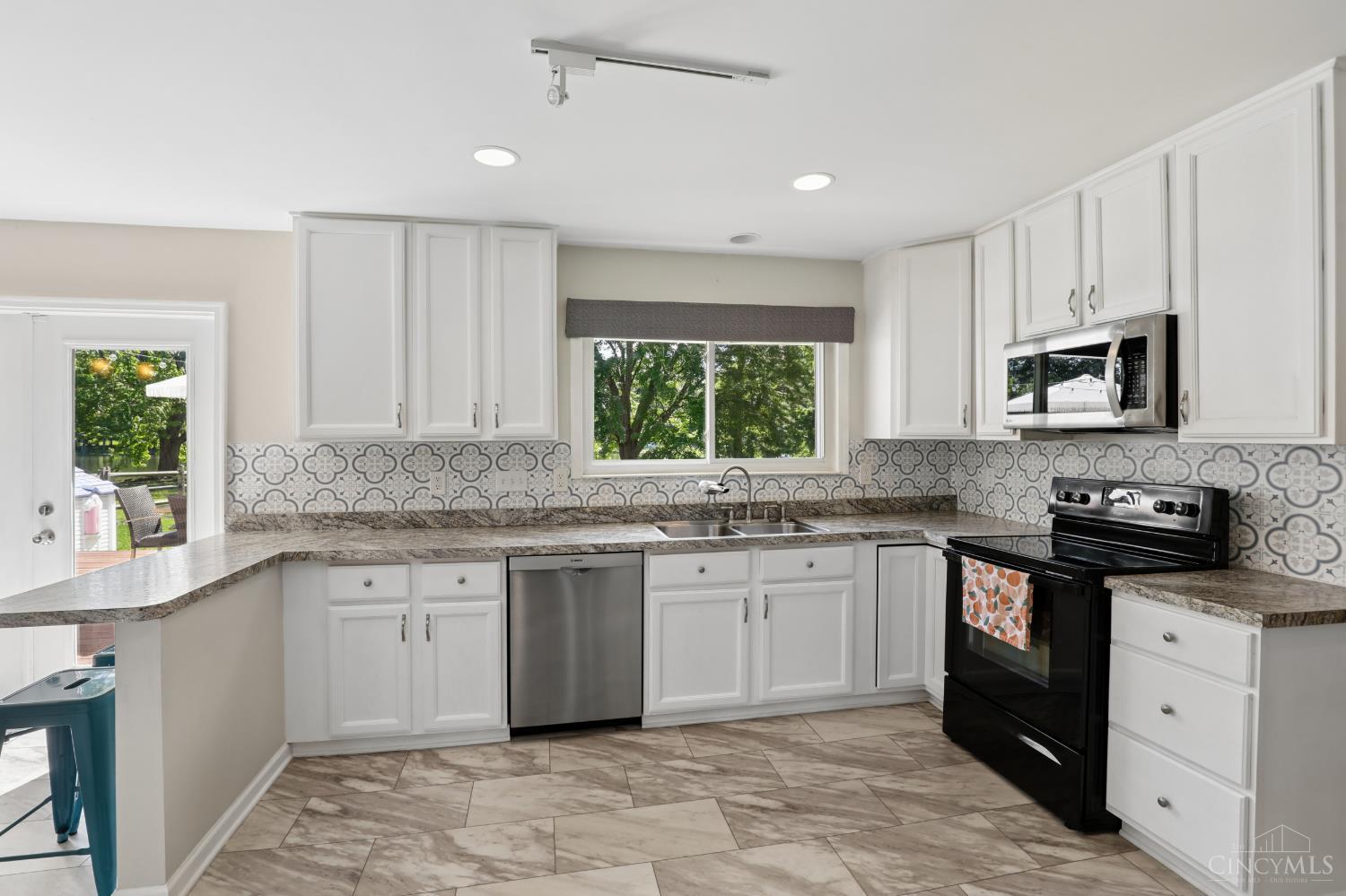 1337 Kingfisher Court