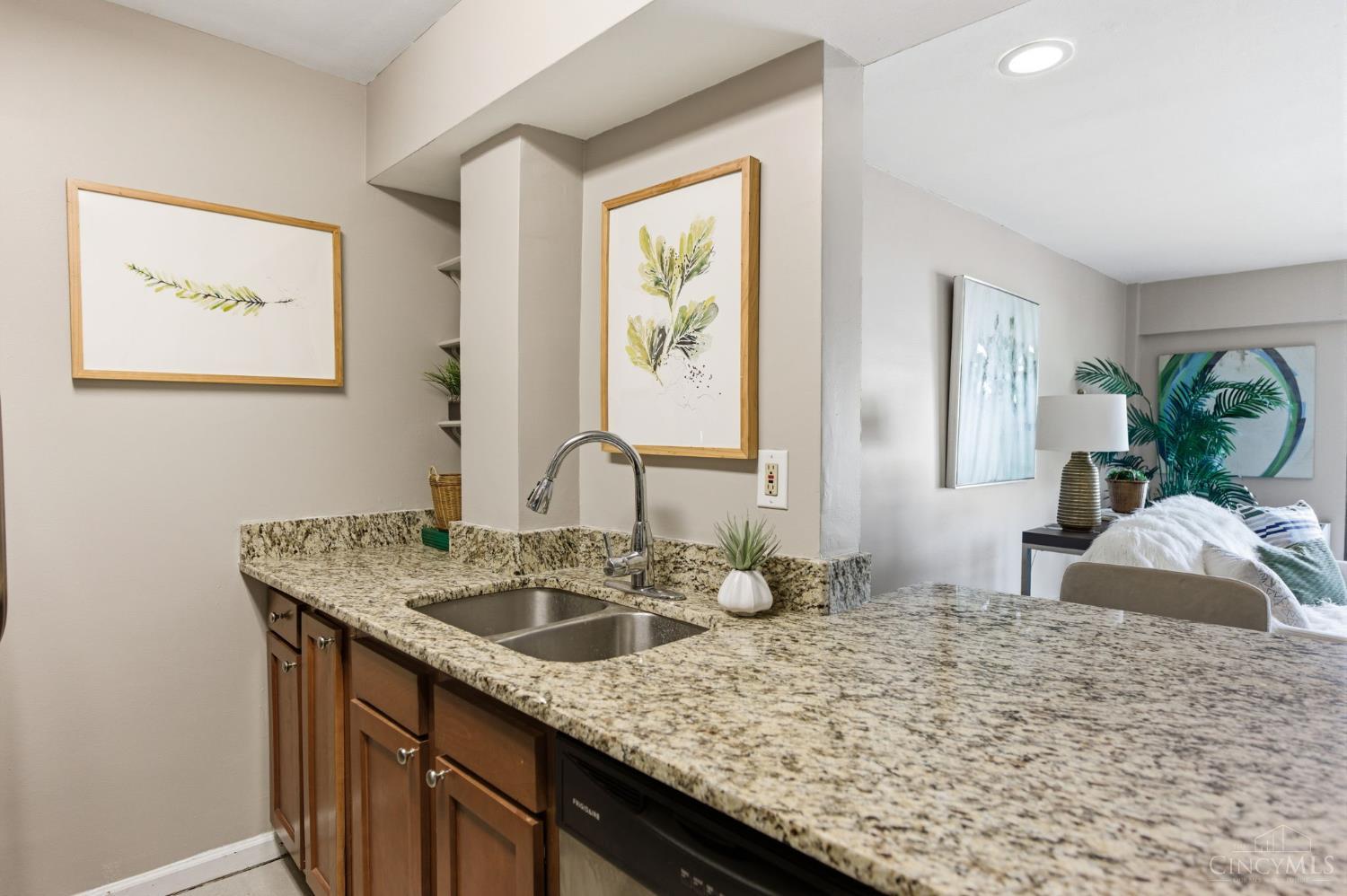 1815 William Howard Taft Road 502