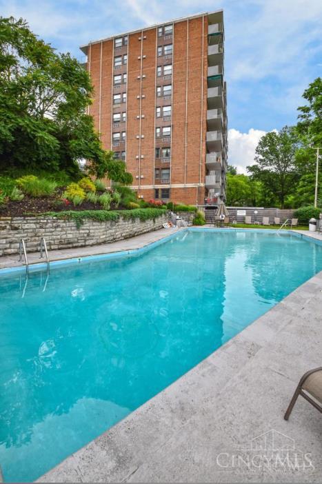 1815 William Howard Taft Road 502