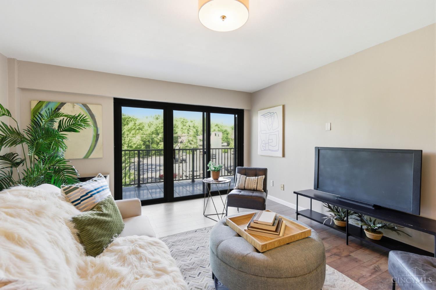 1815 William Howard Taft Road 502