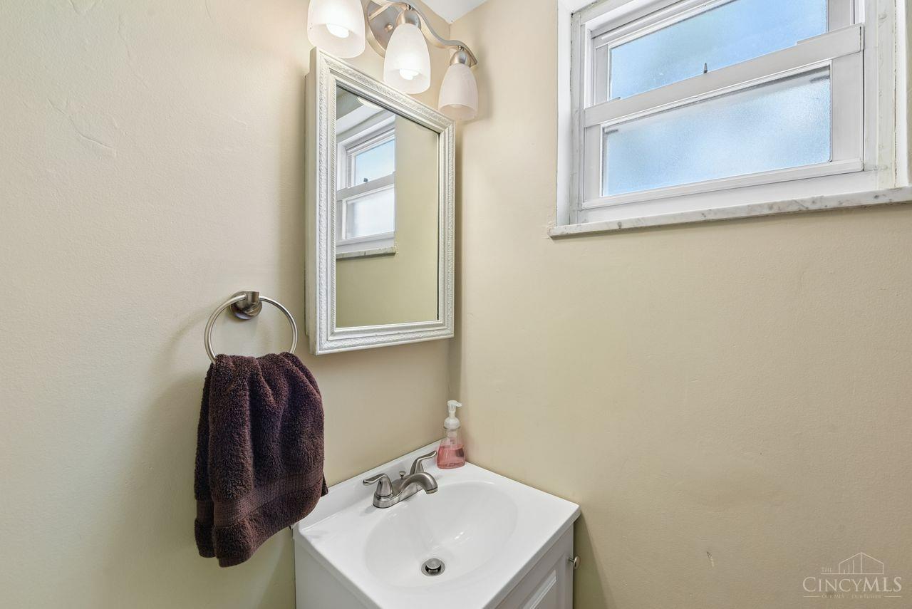 10660 Bridlepath Lane