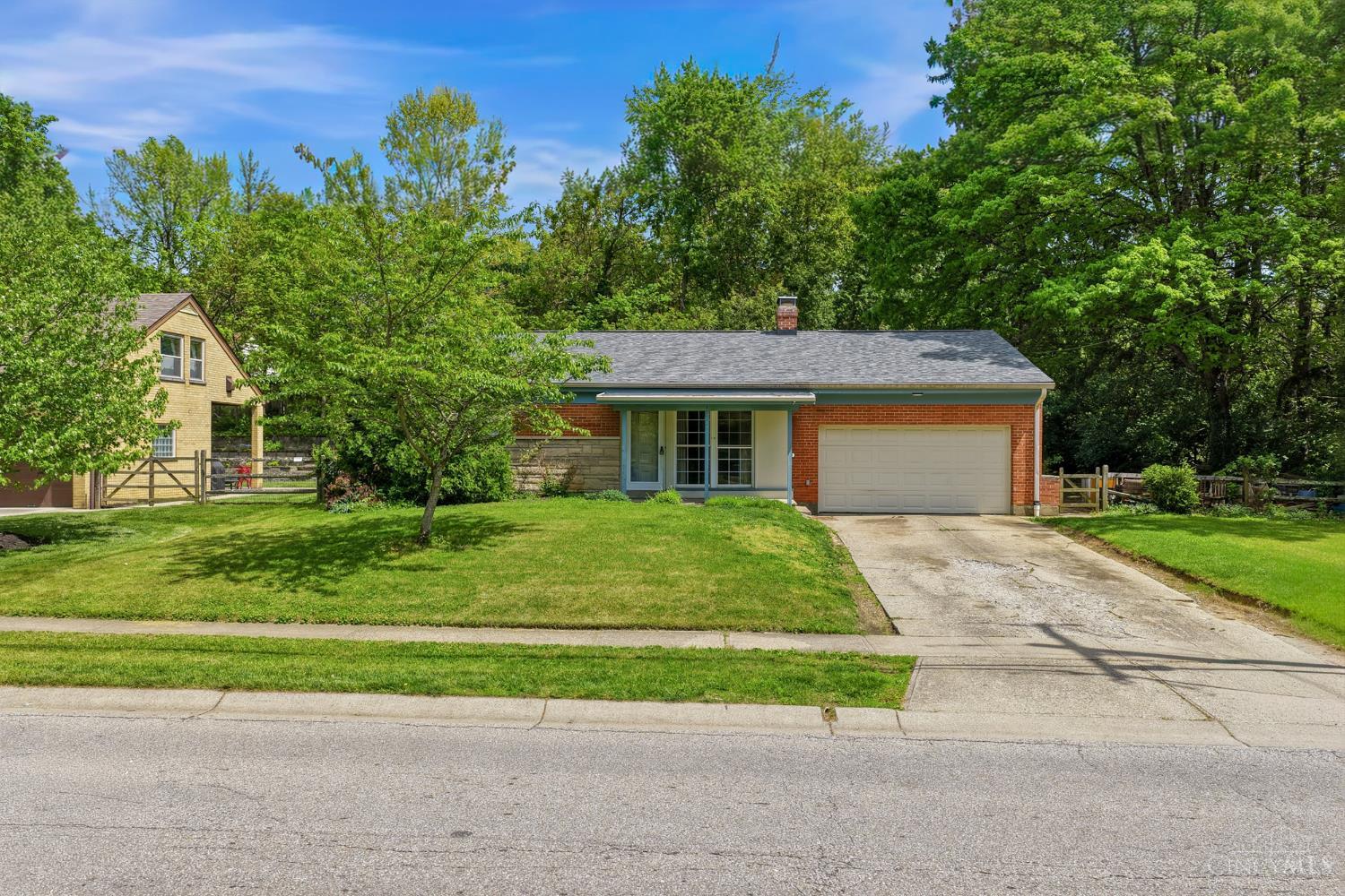 1502 Robinway Drive