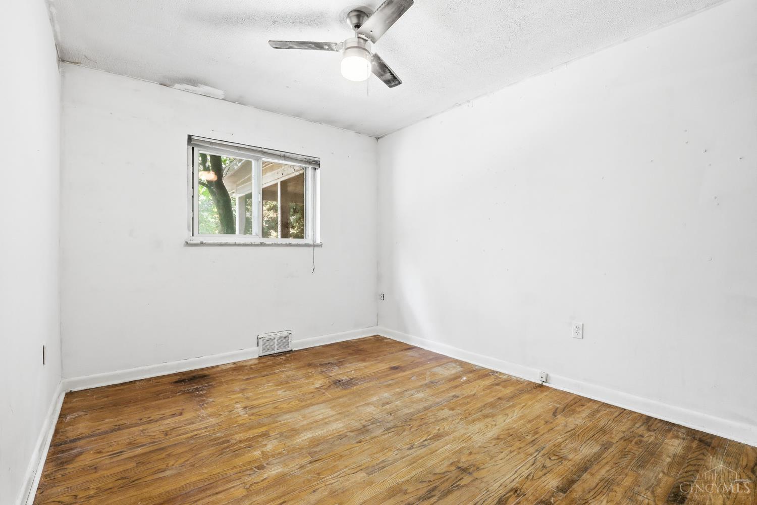 1502 Robinway Drive
