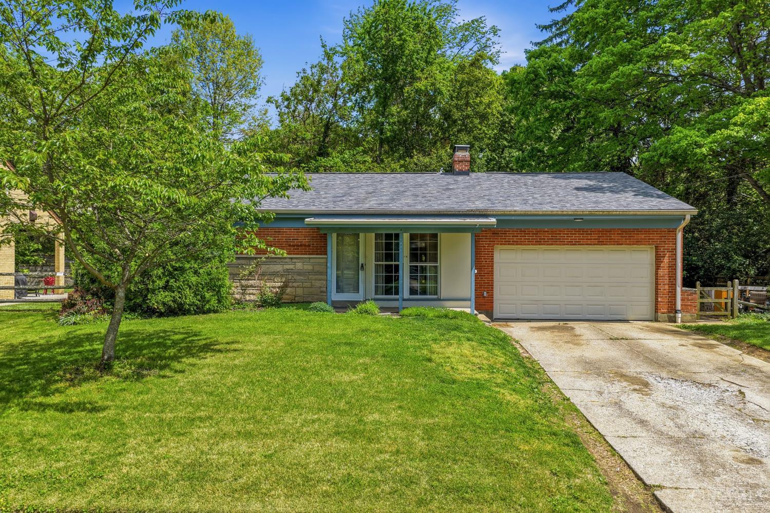 1502 Robinway Drive