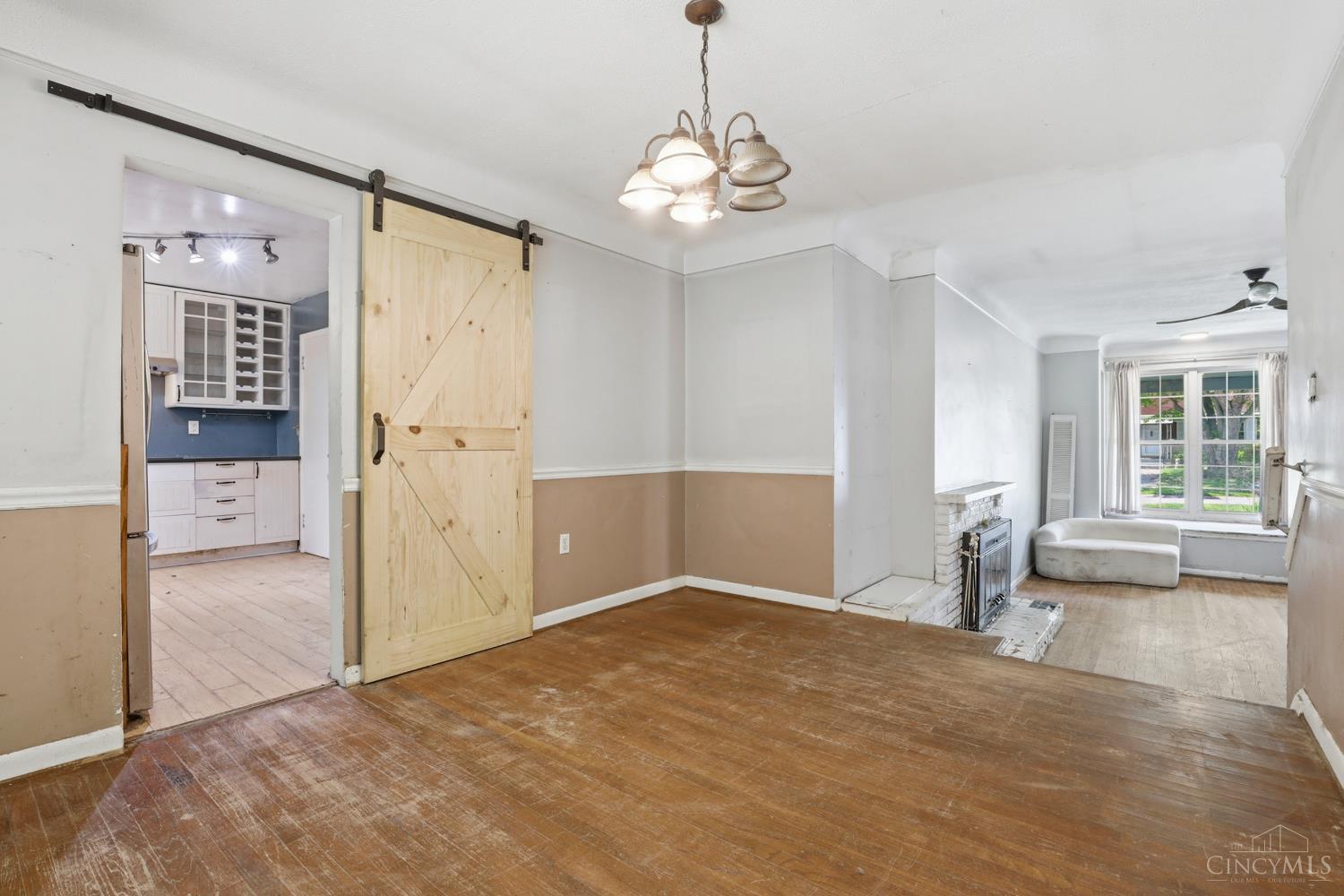 1502 Robinway Drive