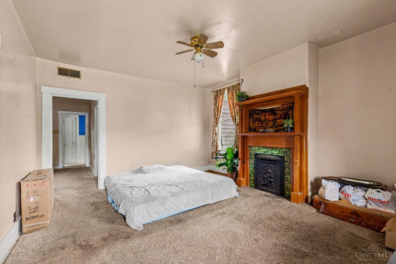 707 E Second