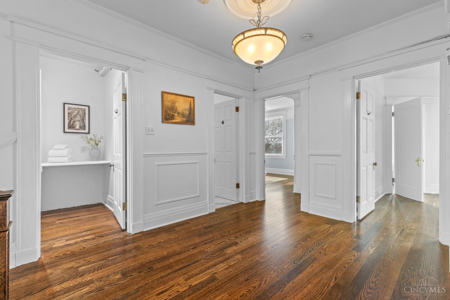 2100 St James Avenue