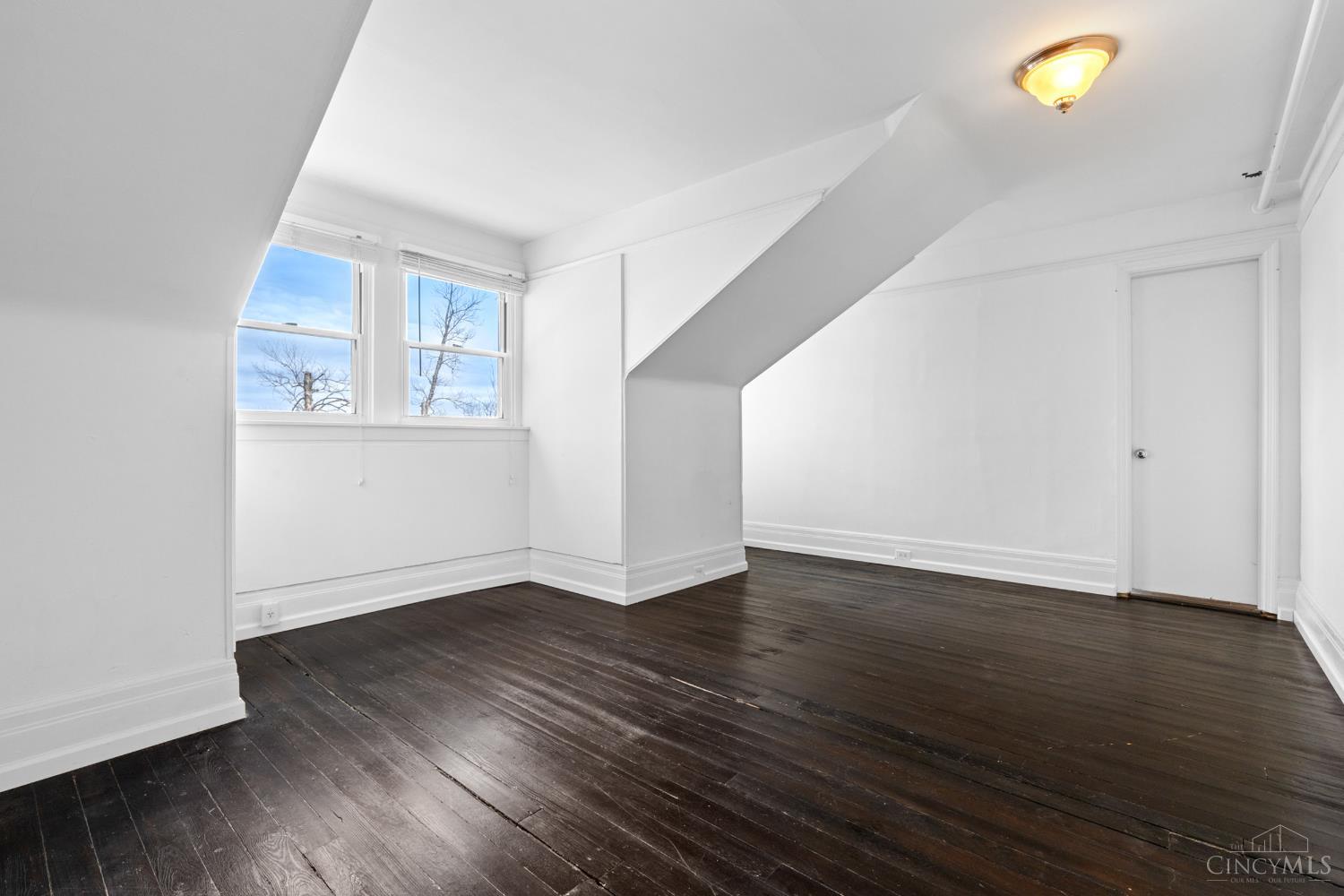 2100 St James Avenue