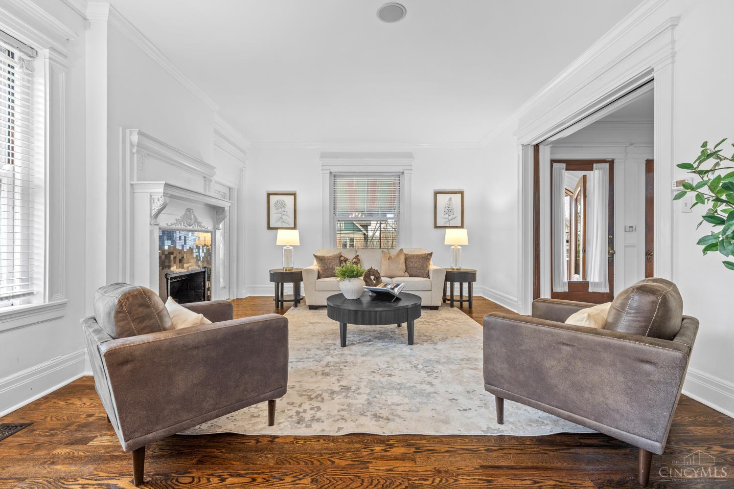 2100 St James Avenue