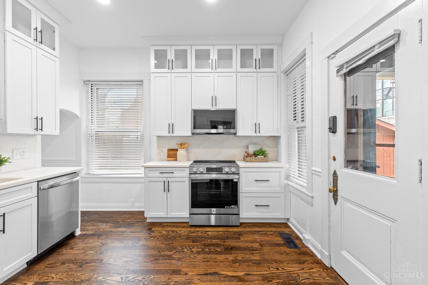 2100 St James Avenue