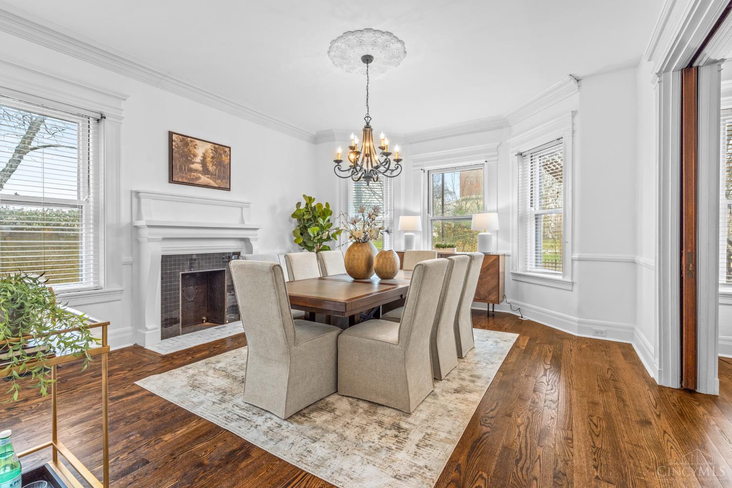 2100 St James Avenue