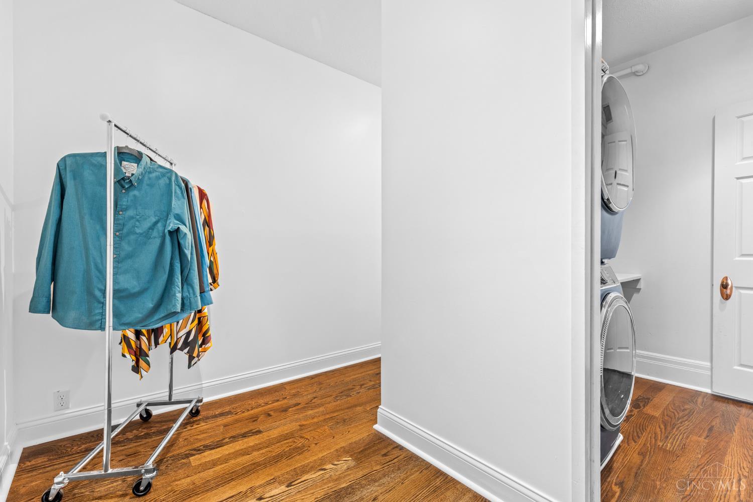 2100 St James Avenue