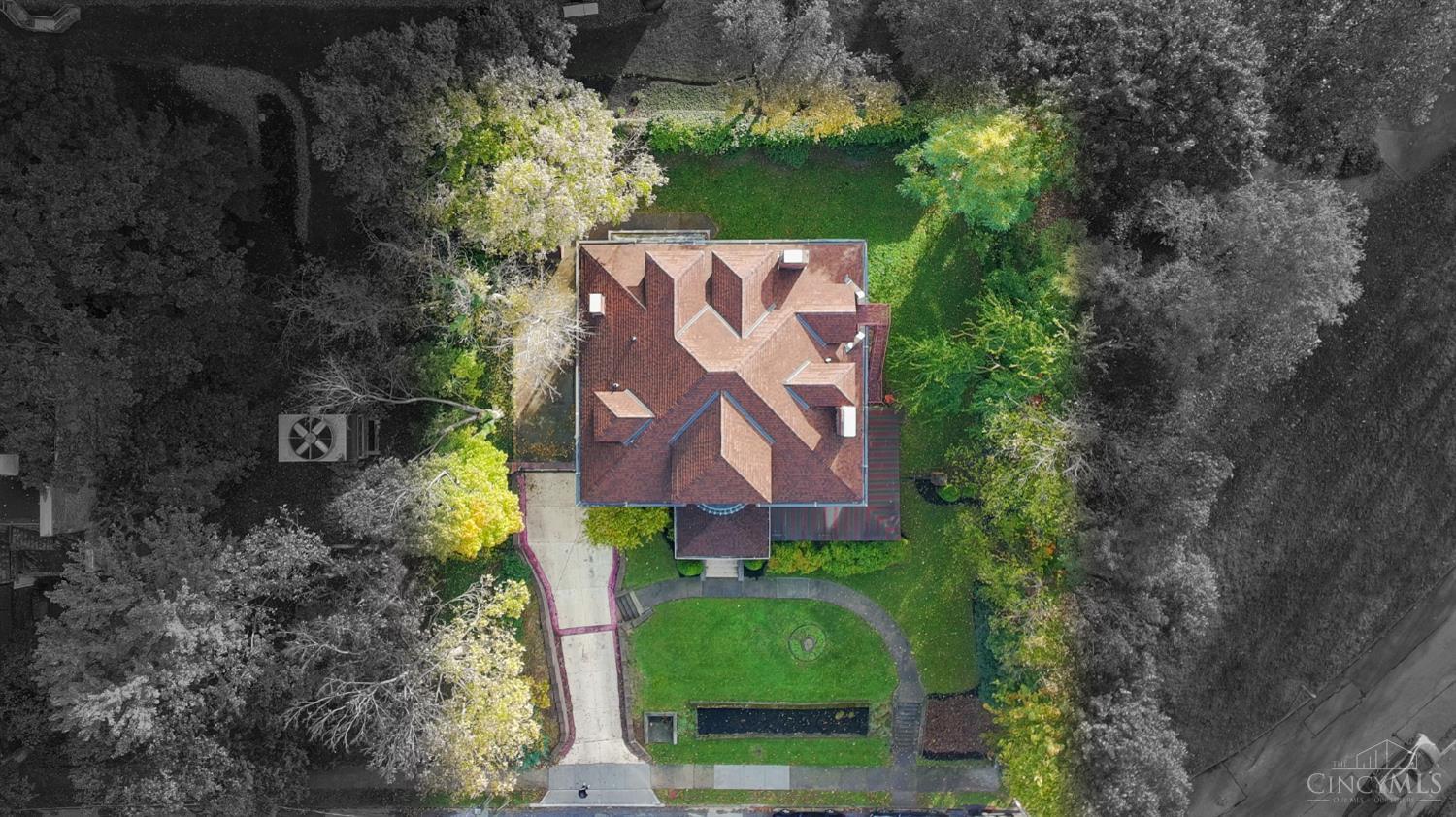 2100 St James Avenue