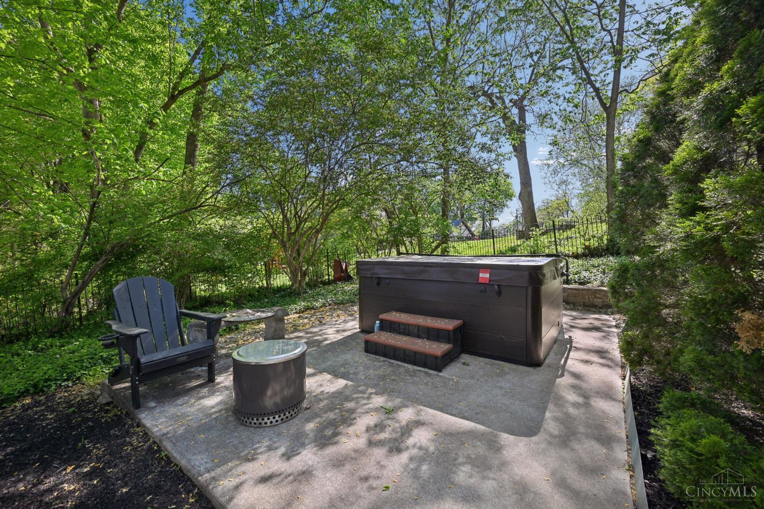 835 Ivy Avenue