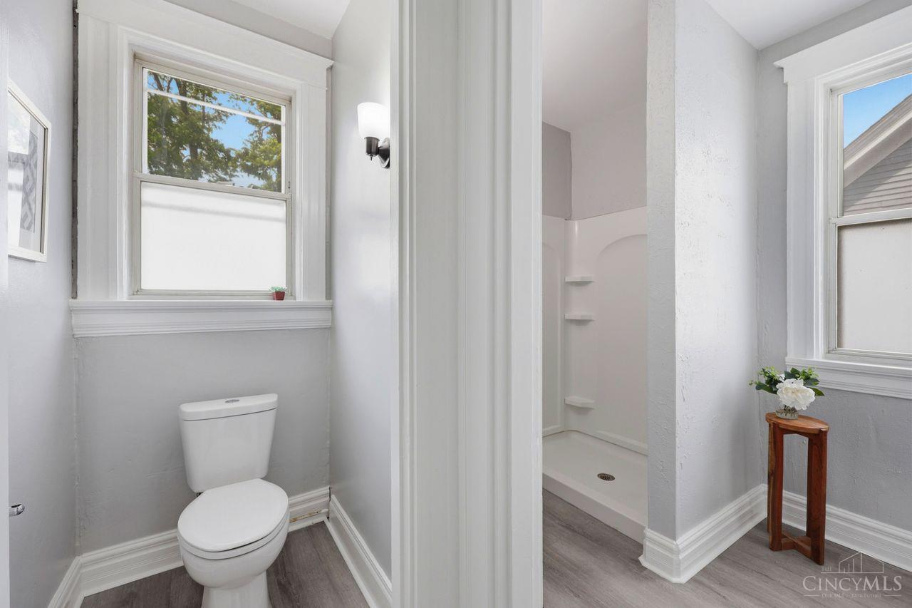 3945 Regent Avenue