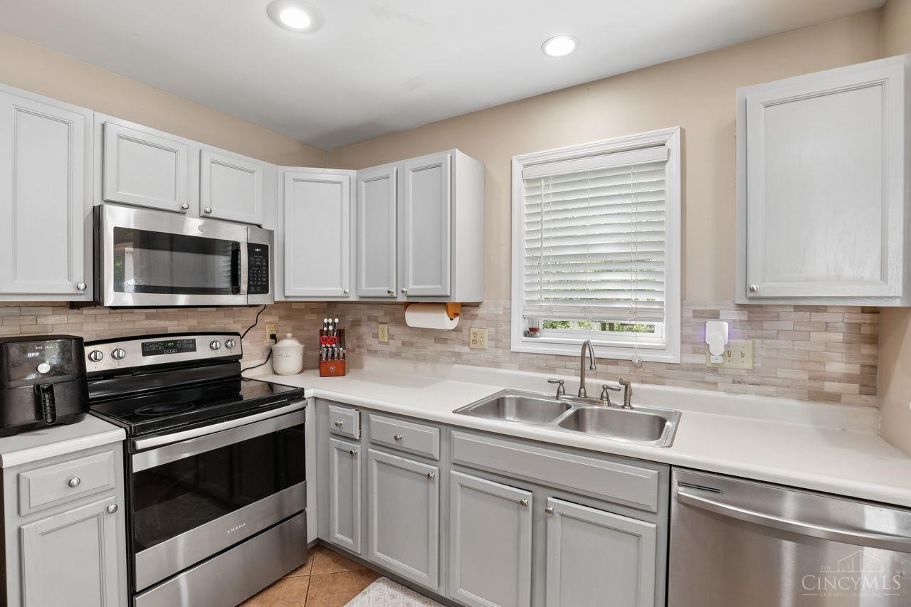 1822 Coralberry Court