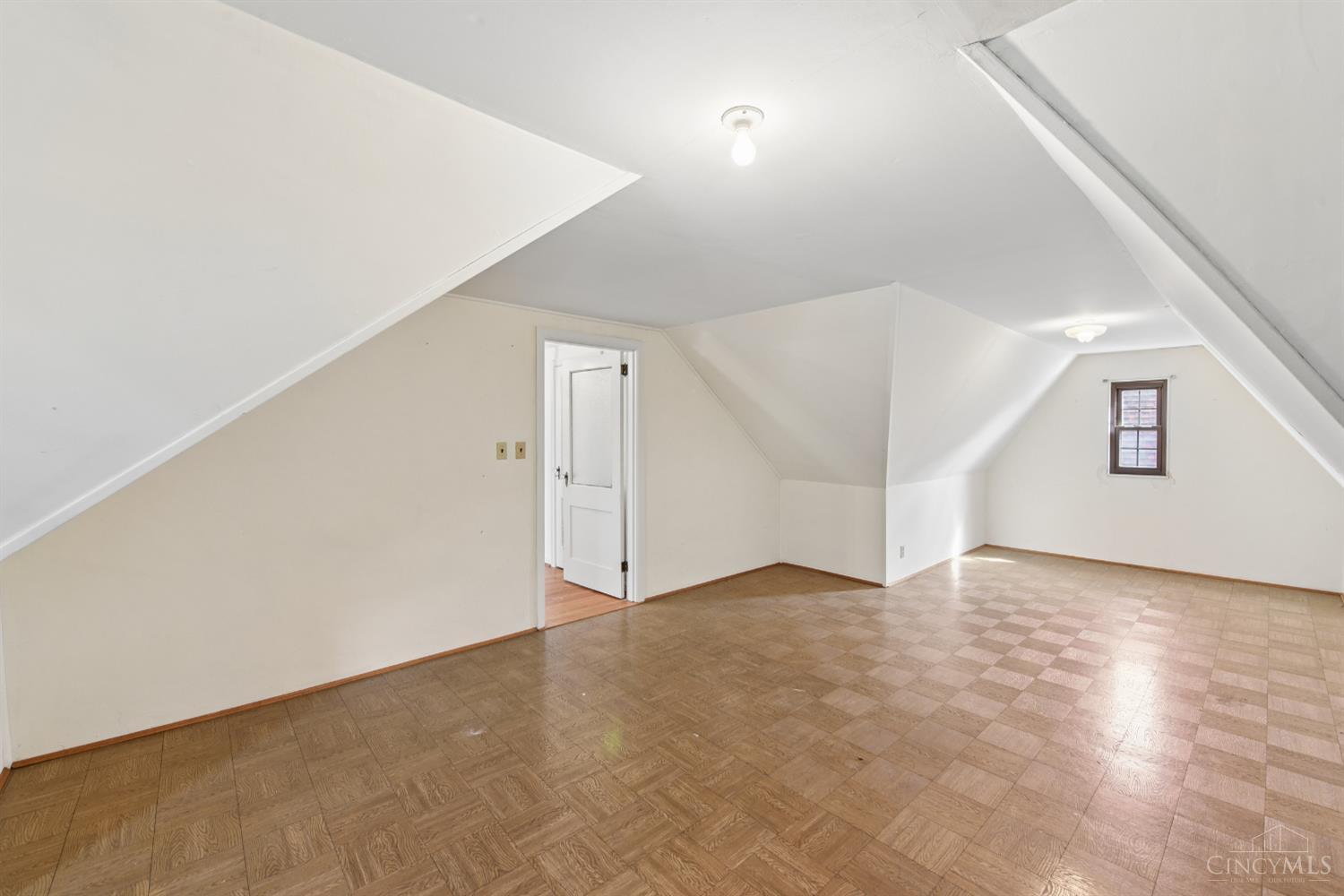 2512 Moundview Drive