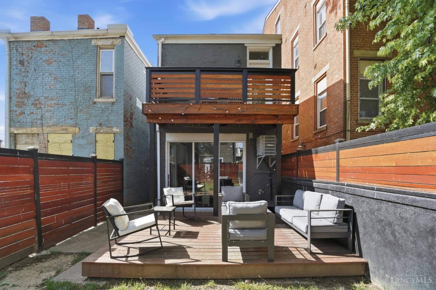 916 Findlay Street