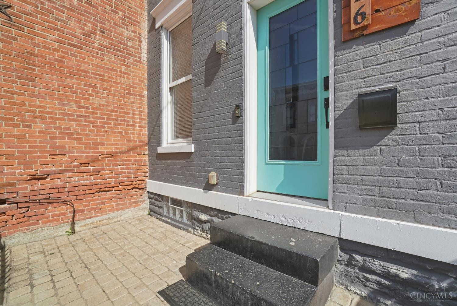 916 Findlay Street
