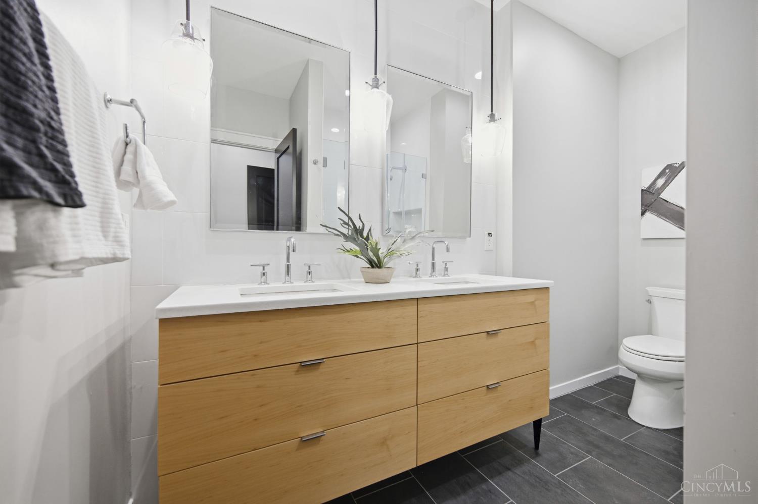 131 W Fifteenth Street 1B