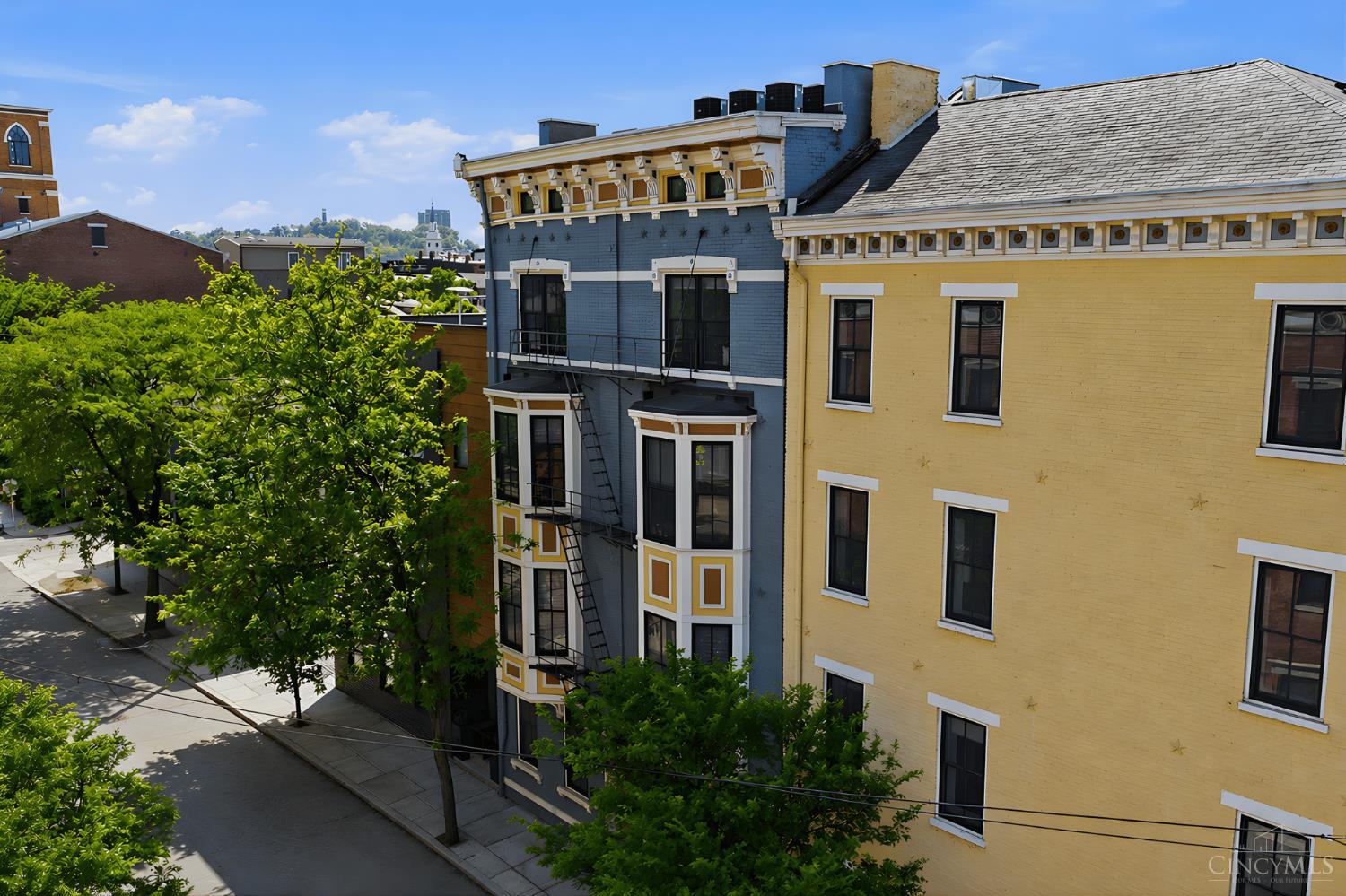 131 W Fifteenth Street 1B