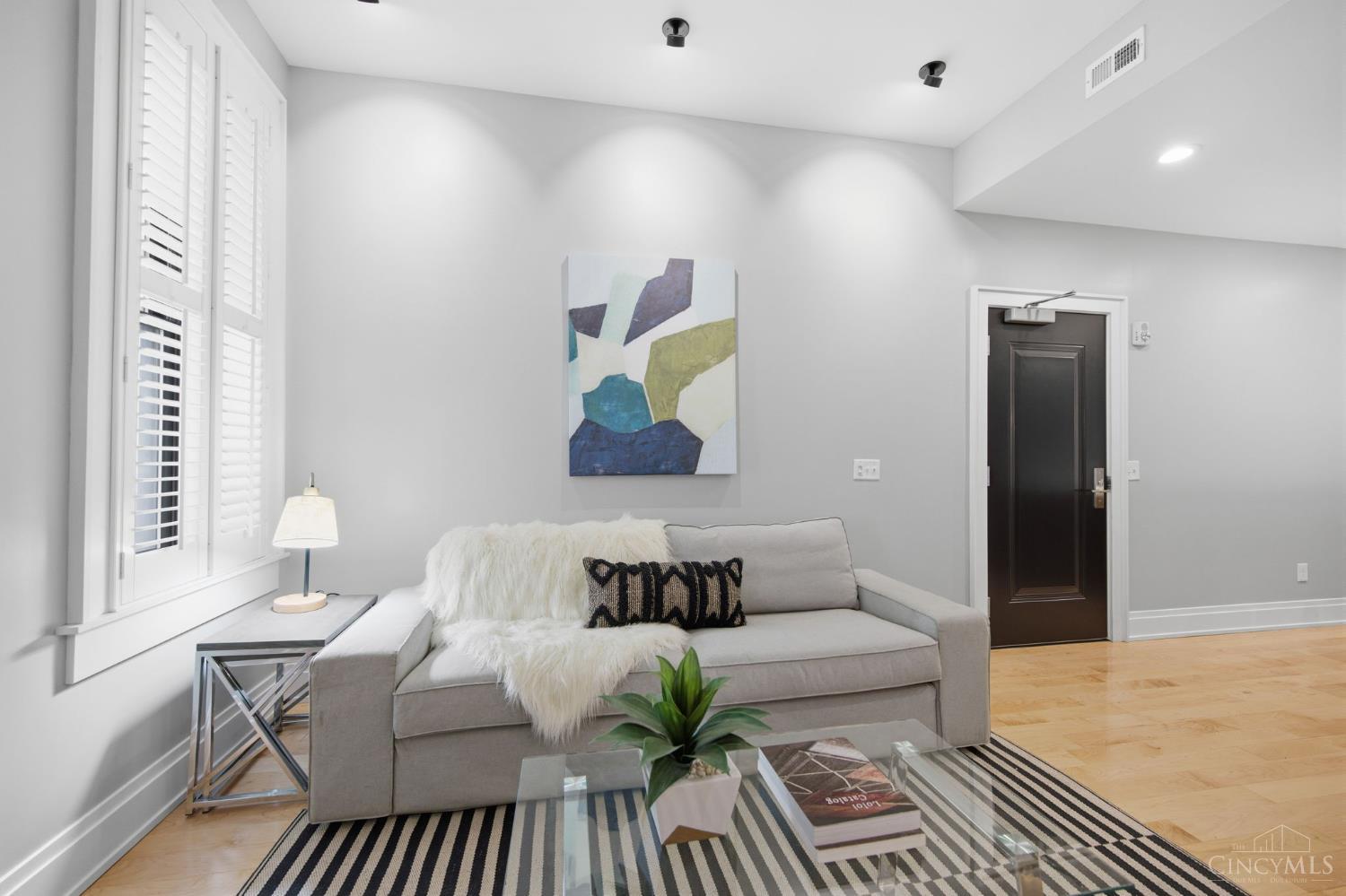 131 W Fifteenth Street 1B
