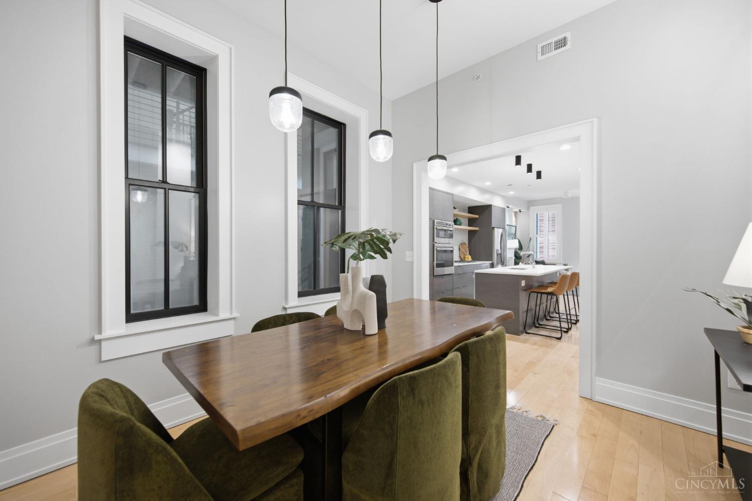 131 W Fifteenth Street 1B