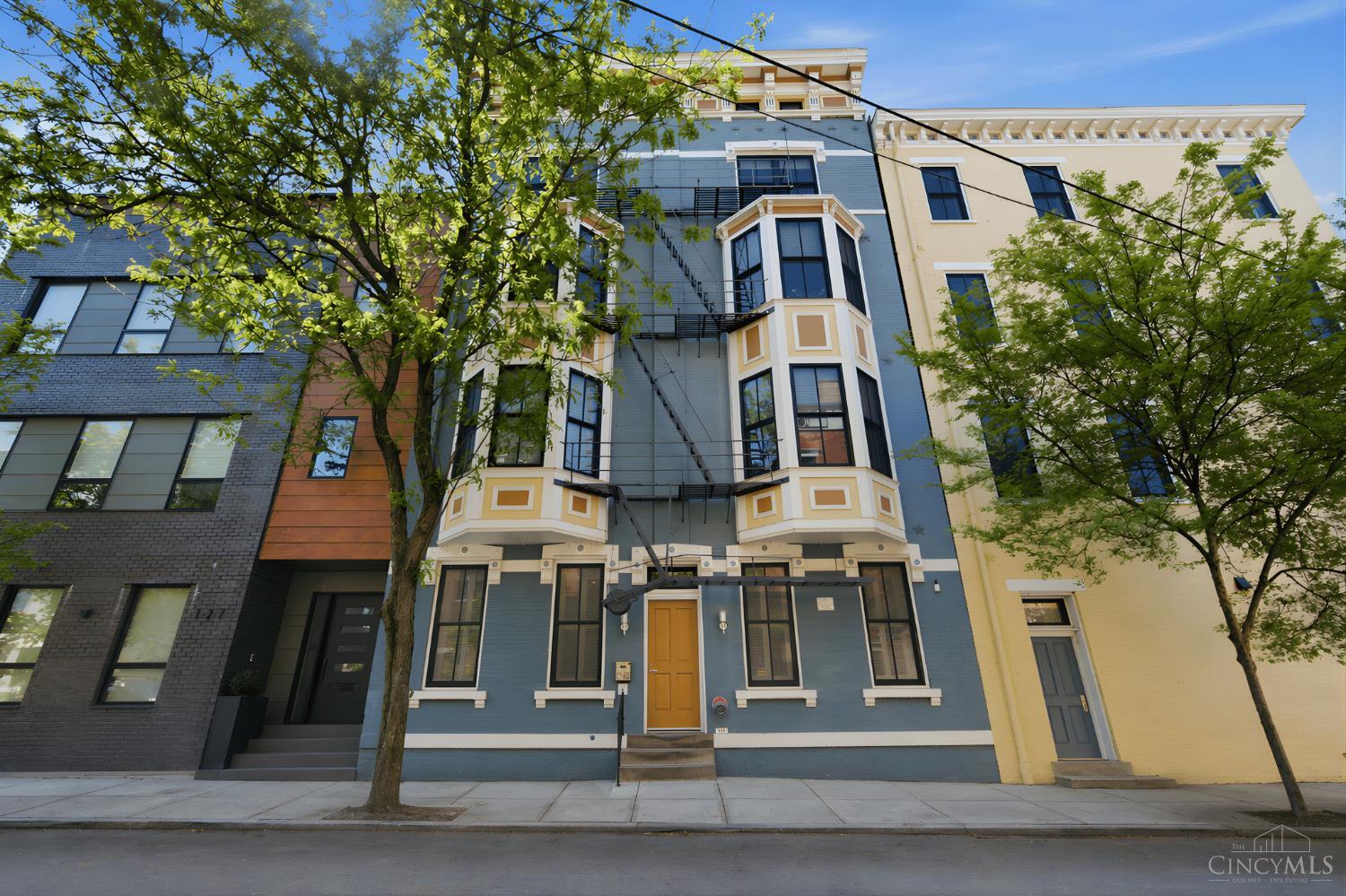 131 W Fifteenth Street 1B