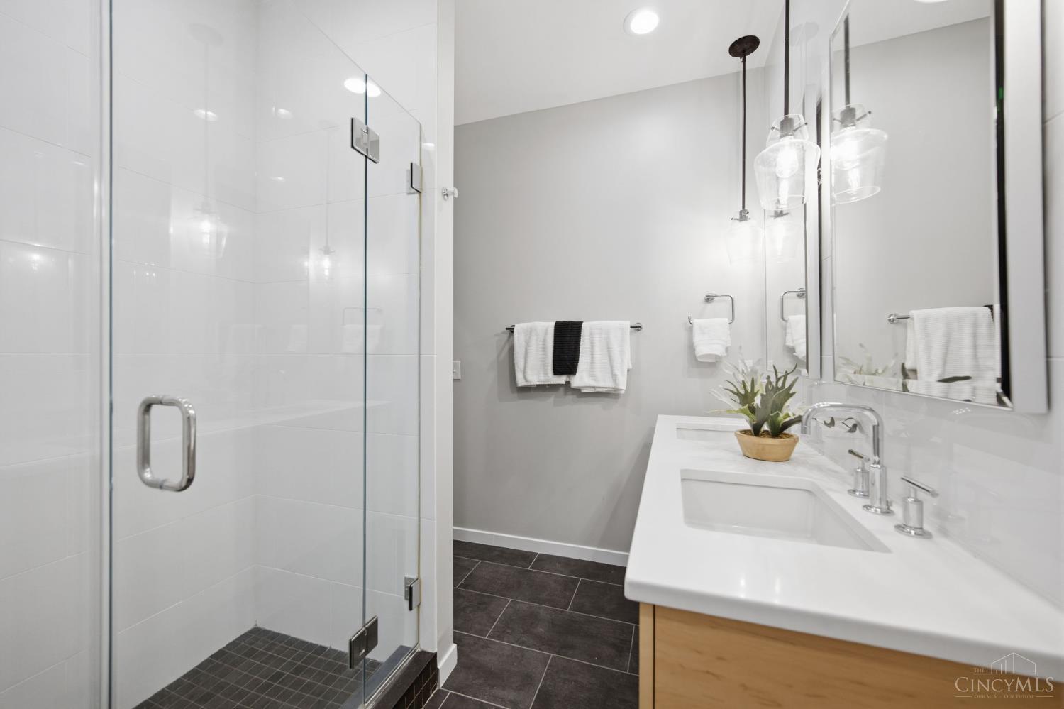 131 W Fifteenth Street 1B