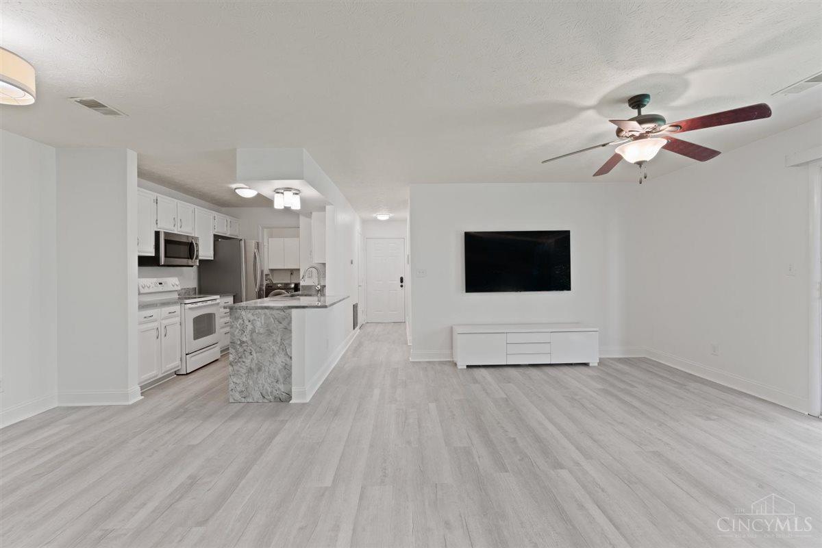 8839 Eagleview Drive 4