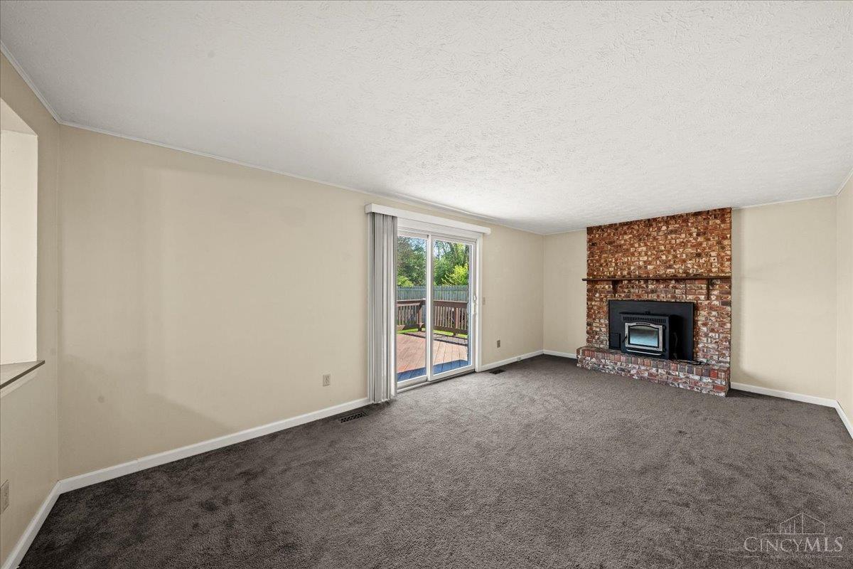 2746 Saturn Drive