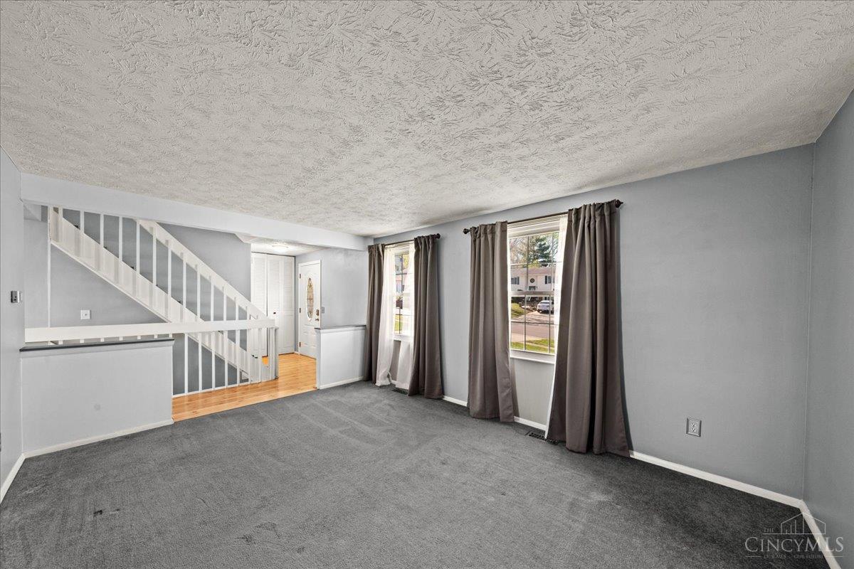 2746 Saturn Drive