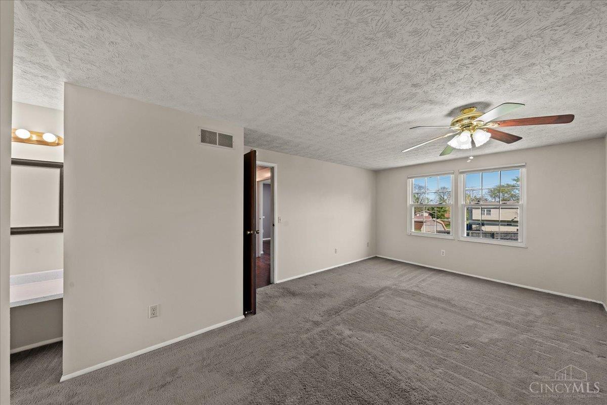 2746 Saturn Drive