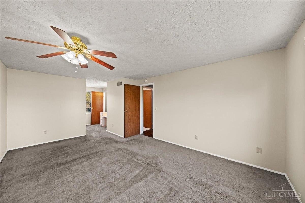 2746 Saturn Drive