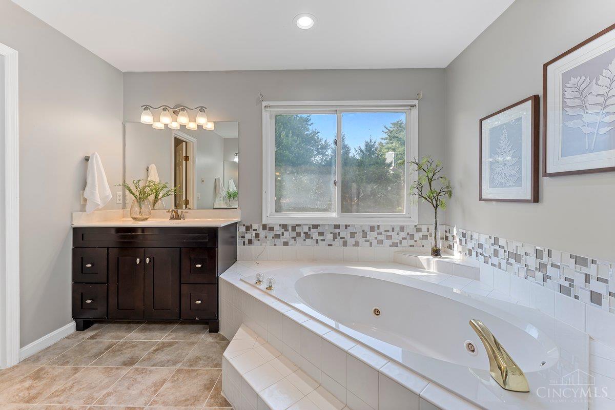 845 Eaglesknoll Court