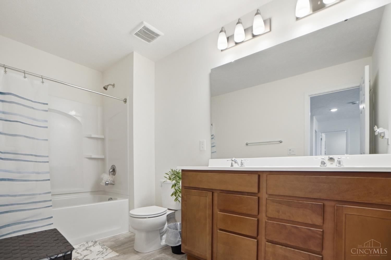 5565 Scenic Trail Drive