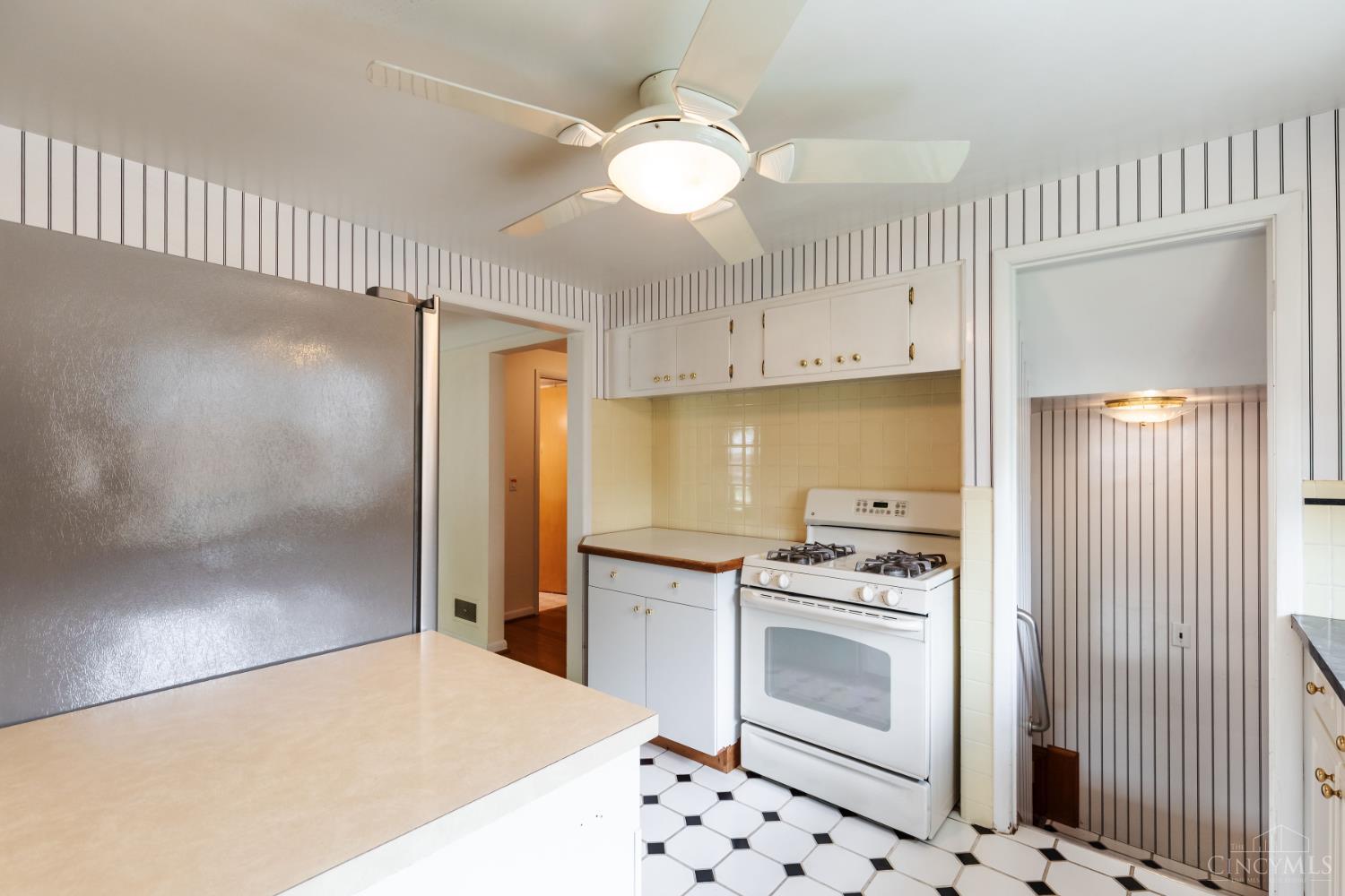 7808 Colton Lane