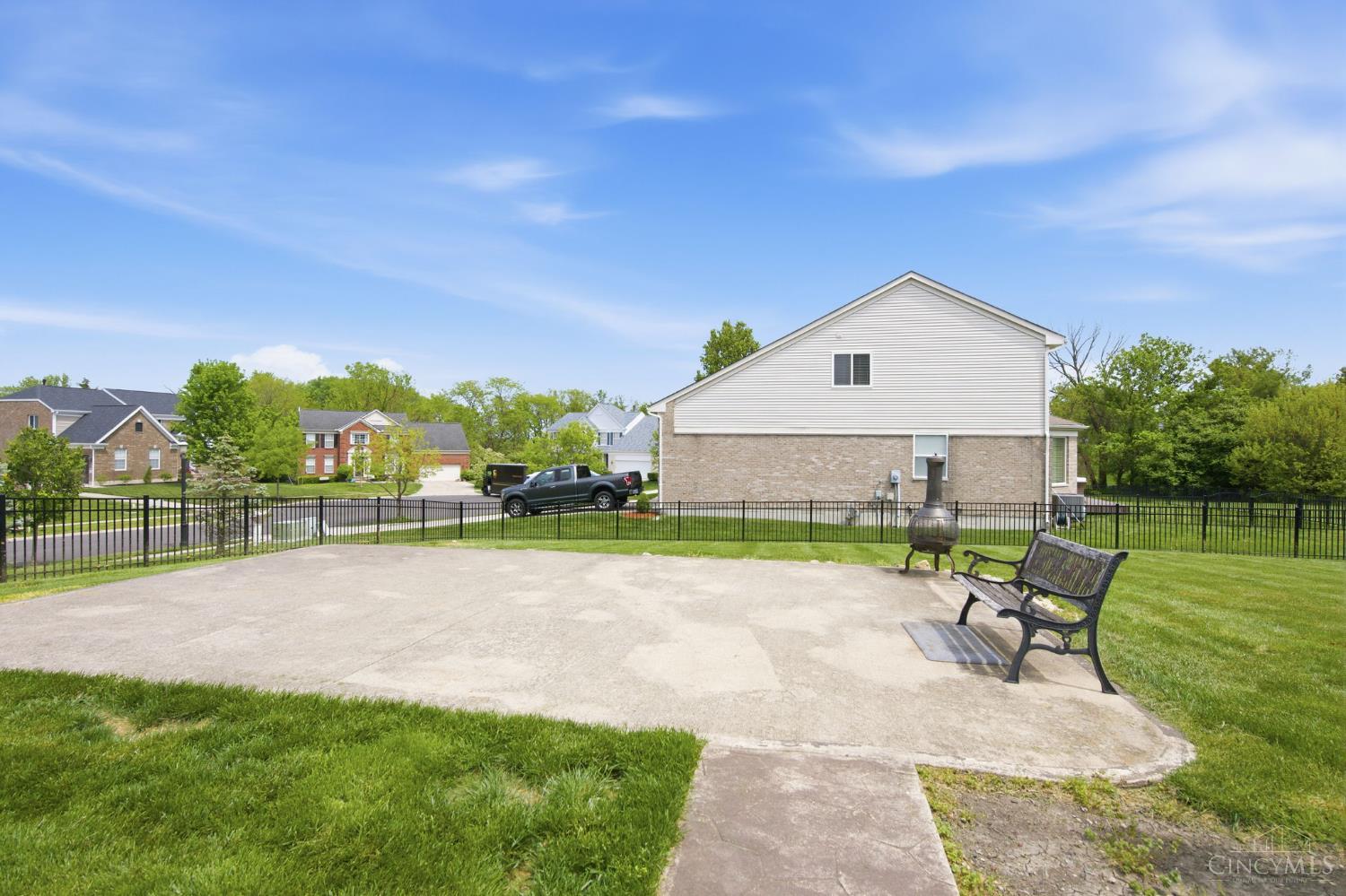 1220 Fox Hollow Drive