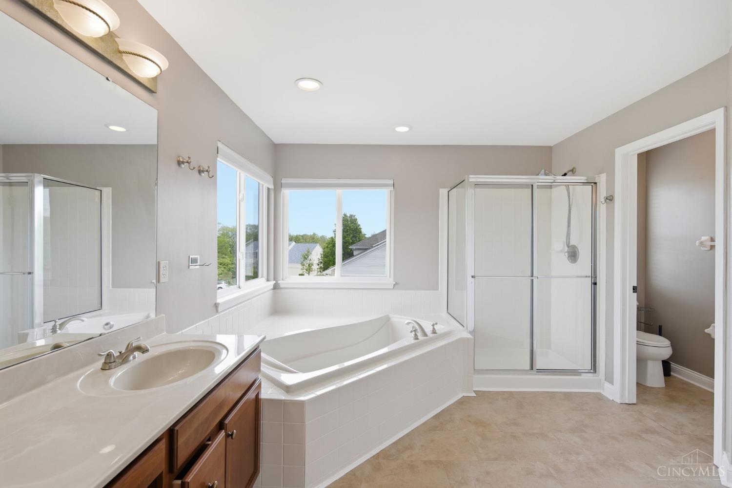 1220 Fox Hollow Drive