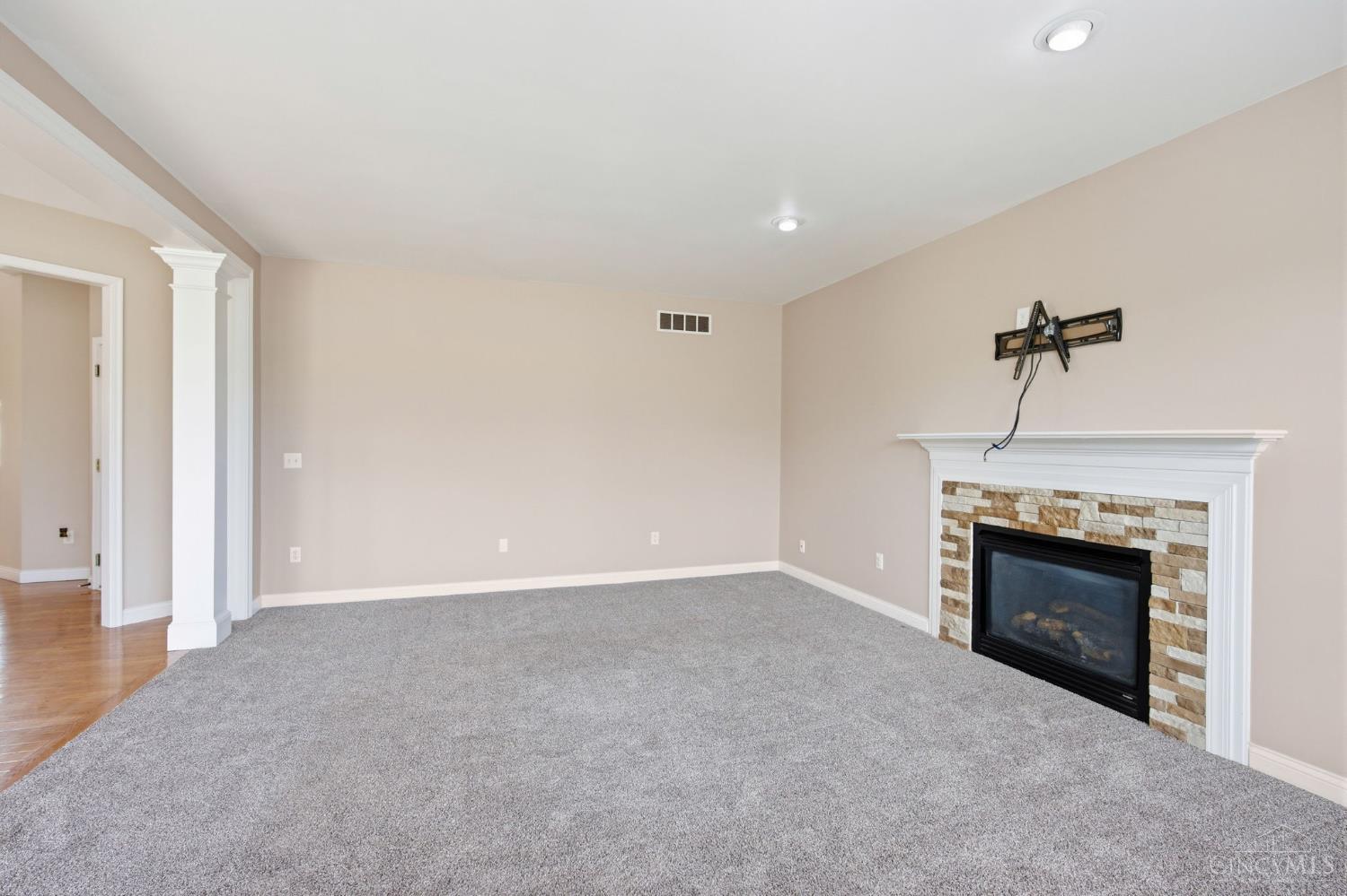 1220 Fox Hollow Drive