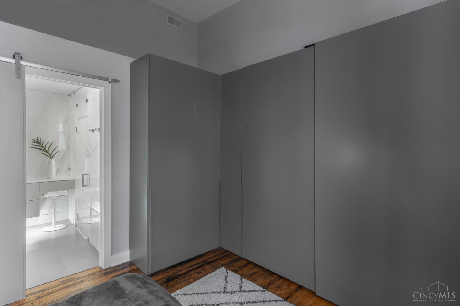 26 E Sixth Street 802