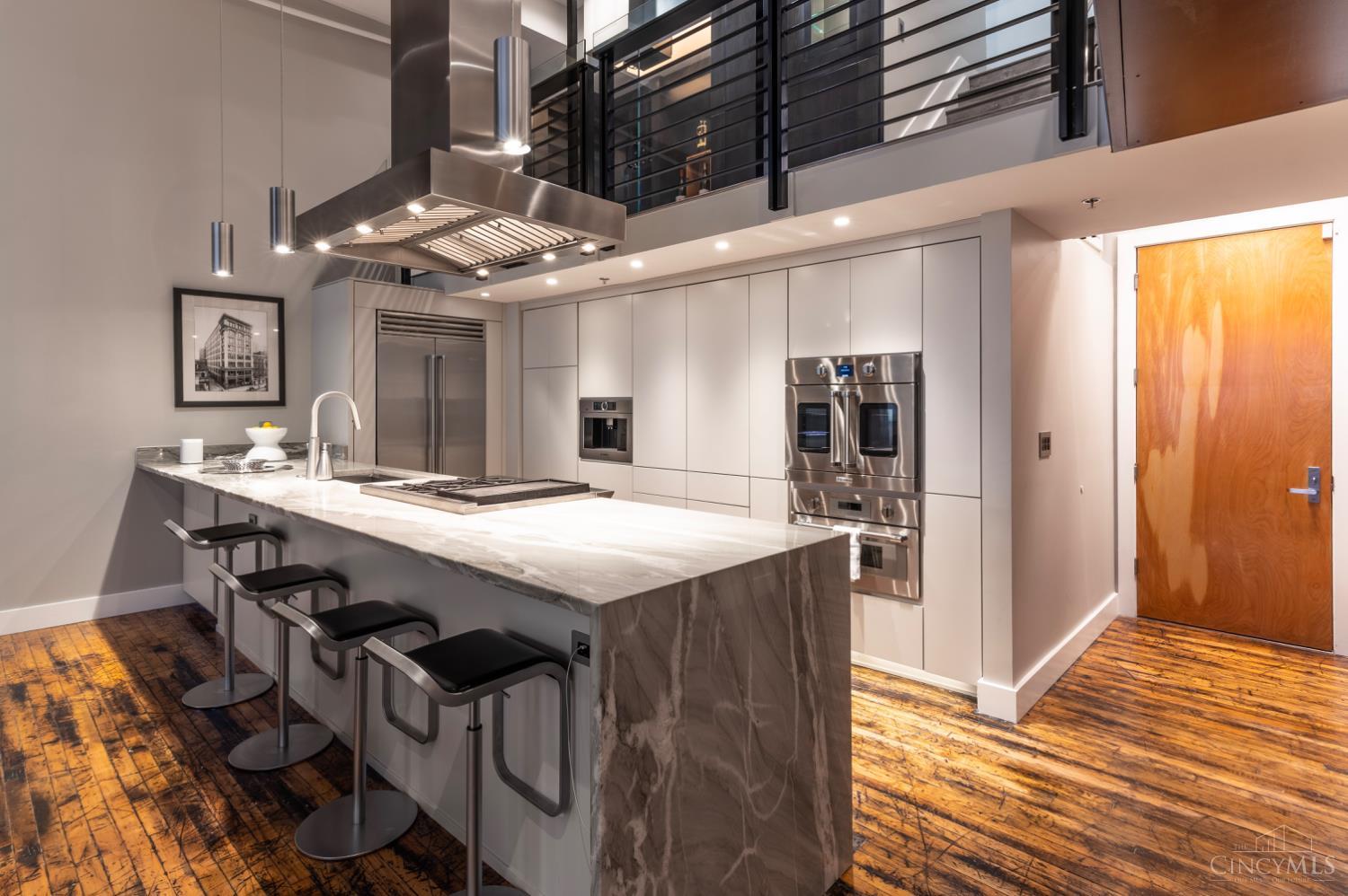 26 E Sixth Street 802
