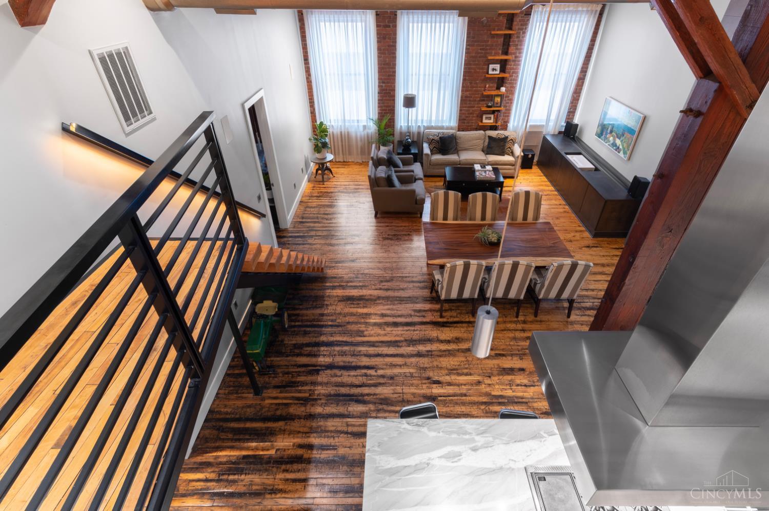 26 E Sixth Street 802